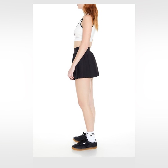 Black Pleated Mini Skirt with shorts inside - Picture 8 of 10